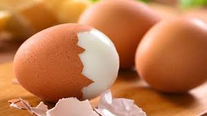 卵の中から殻付き卵がもう1つ出現