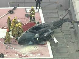 移植用の心臓を運ぶヘリコプター着陸失敗