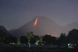 インドネシアのメラピ火山が新たな噴火