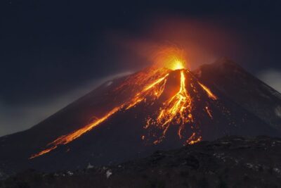 富士山噴火前兆現象が現れた、いつ起きてもおかしくないと専門家