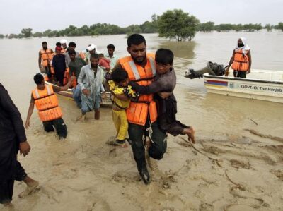 パキスタン洪水、 インダス川が「湖」になった！
